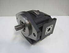 Yanmar V100 - 5100620029 - Gearpump/Zahnradpumpe Yanmar V100 - 5100620029 - Gearpump/Zahnradpumpe