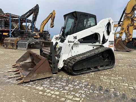 Bobcat T300 Turbo Kompaktlader, Baujahr 2003, gebraucht kaufen auf baupool
